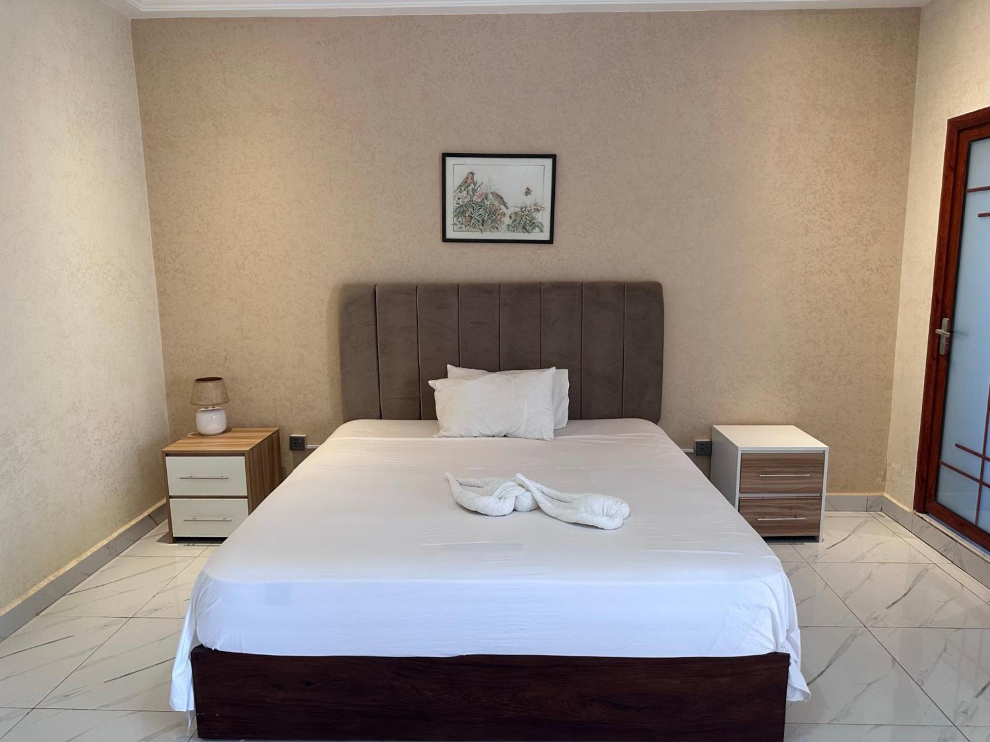 Apartments Plaza Hotel Kololi Eksteriør billede